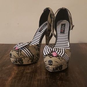 Lacey Days Platforms